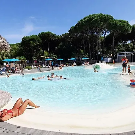 Campsite Estivo Premium Deluxe Mobile Homes On Malibu Lido di Jesolo