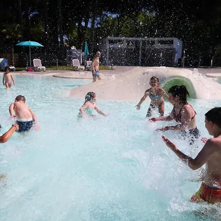 Estivo Premium Deluxe Mobile Homes On Malibu * Lido di Jesolo