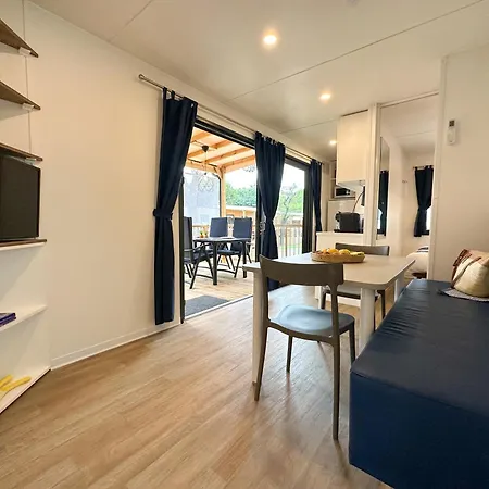 Estivo Premium Deluxe Mobile Homes On Malibu