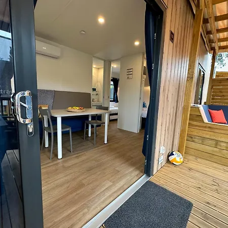 Estivo Premium Deluxe Mobile Homes On Malibu Camping Lido di Jesolo