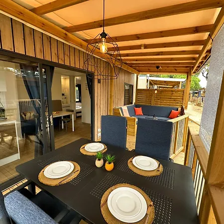 Campsite Estivo Premium Deluxe Mobile Homes On Malibu Lido di Jesolo